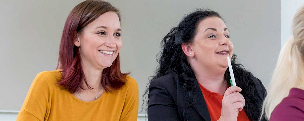 Schülerinnen im Unterricht an der Evangelischen Pflegeschule Weinstadt